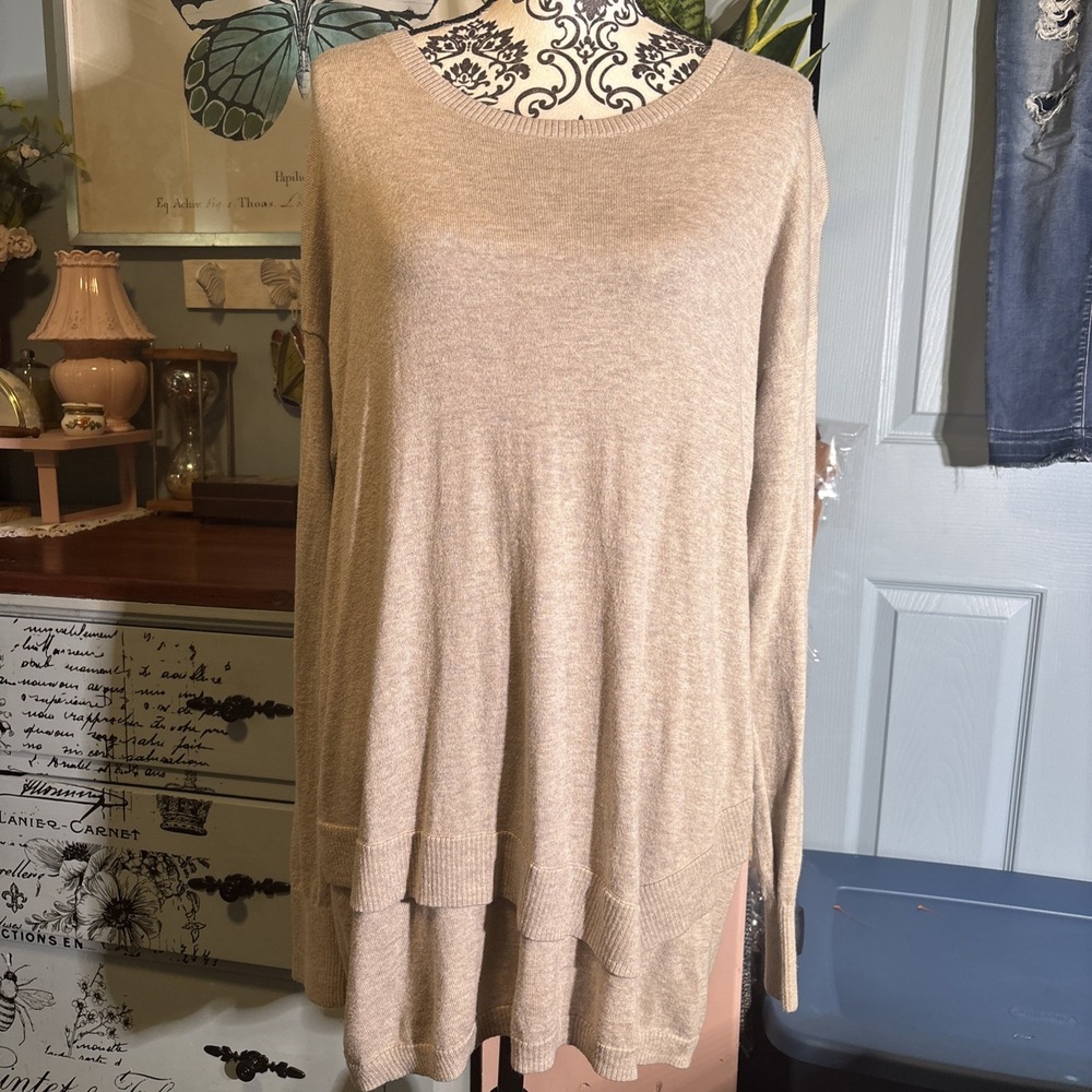 CABI tunic sweater in soft knit fabric creme tan. Size is L. Oversized long